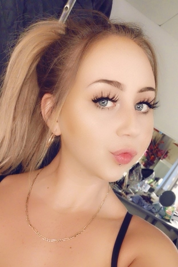 LILIANA +52(984)1565-045